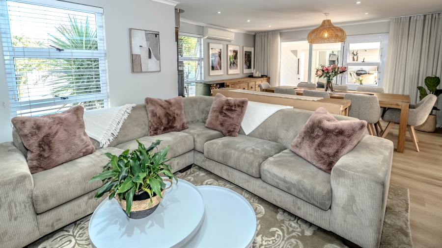 5 Bedroom Property for Sale in De Bron Western Cape